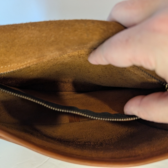 90s Vintage Coach Saddle Bag In British Tan - GUC - Picture 9 of 11